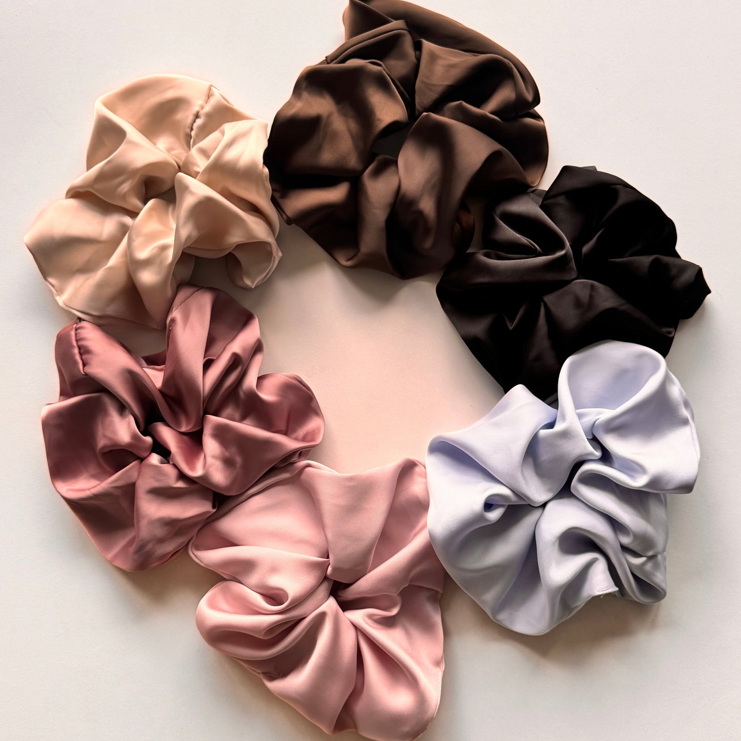 Oversized Areum Satin Scrunchie